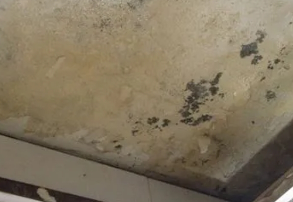 安龙阳台漏水维修公司分享下安龙卫生间渗水维修需要注意哪些问题。